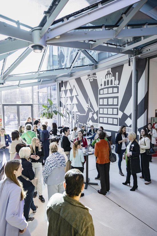 Adult,  Female,  Handbag,  Indoors,  Male,  Man,  People,  Person,  Urban,  Woman